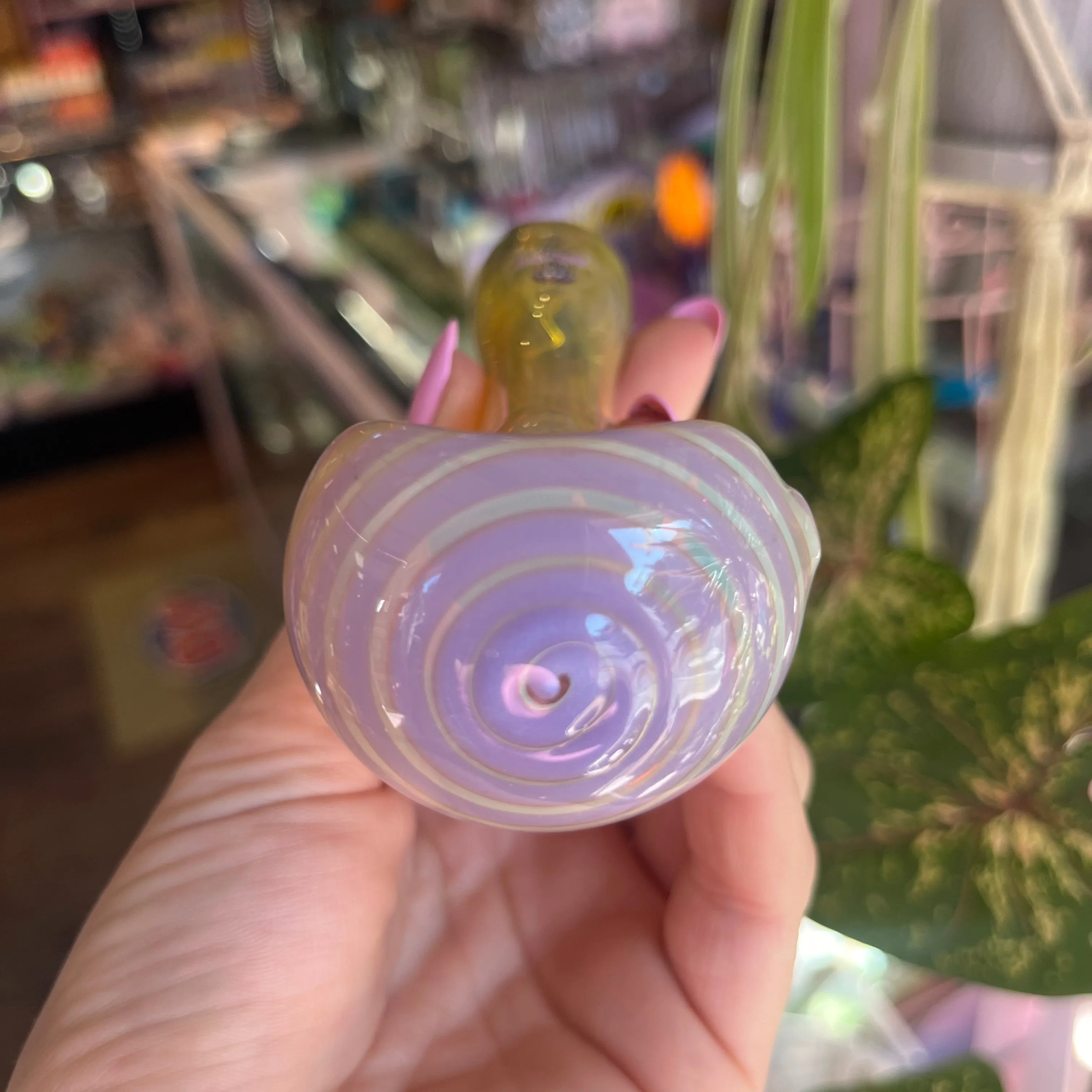 Color Changing Glass Pipe with Pink Swirl