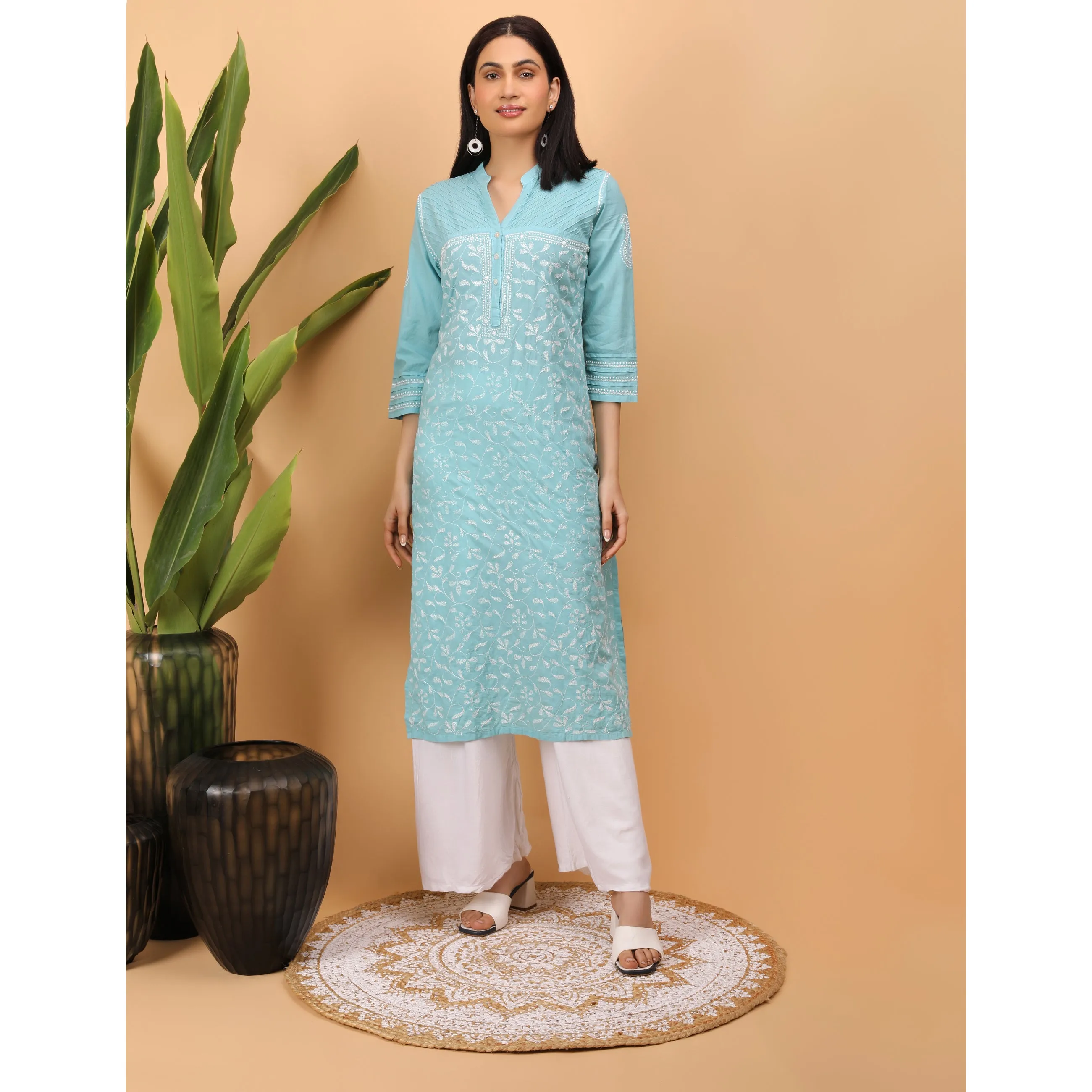 Shwet Women Blue Chikankari Kurta