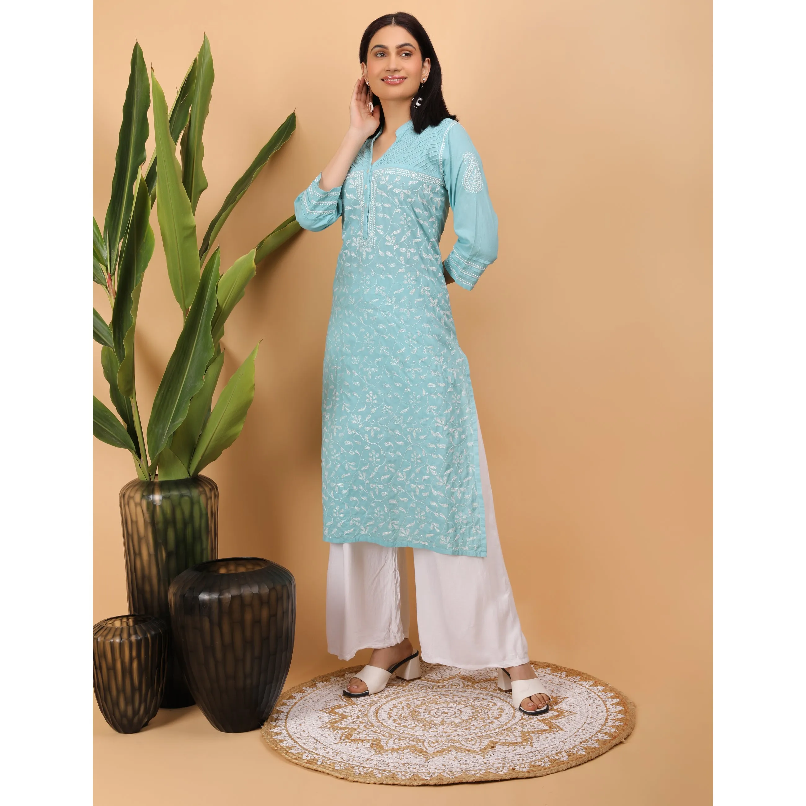 Shwet Women Blue Chikankari Kurta