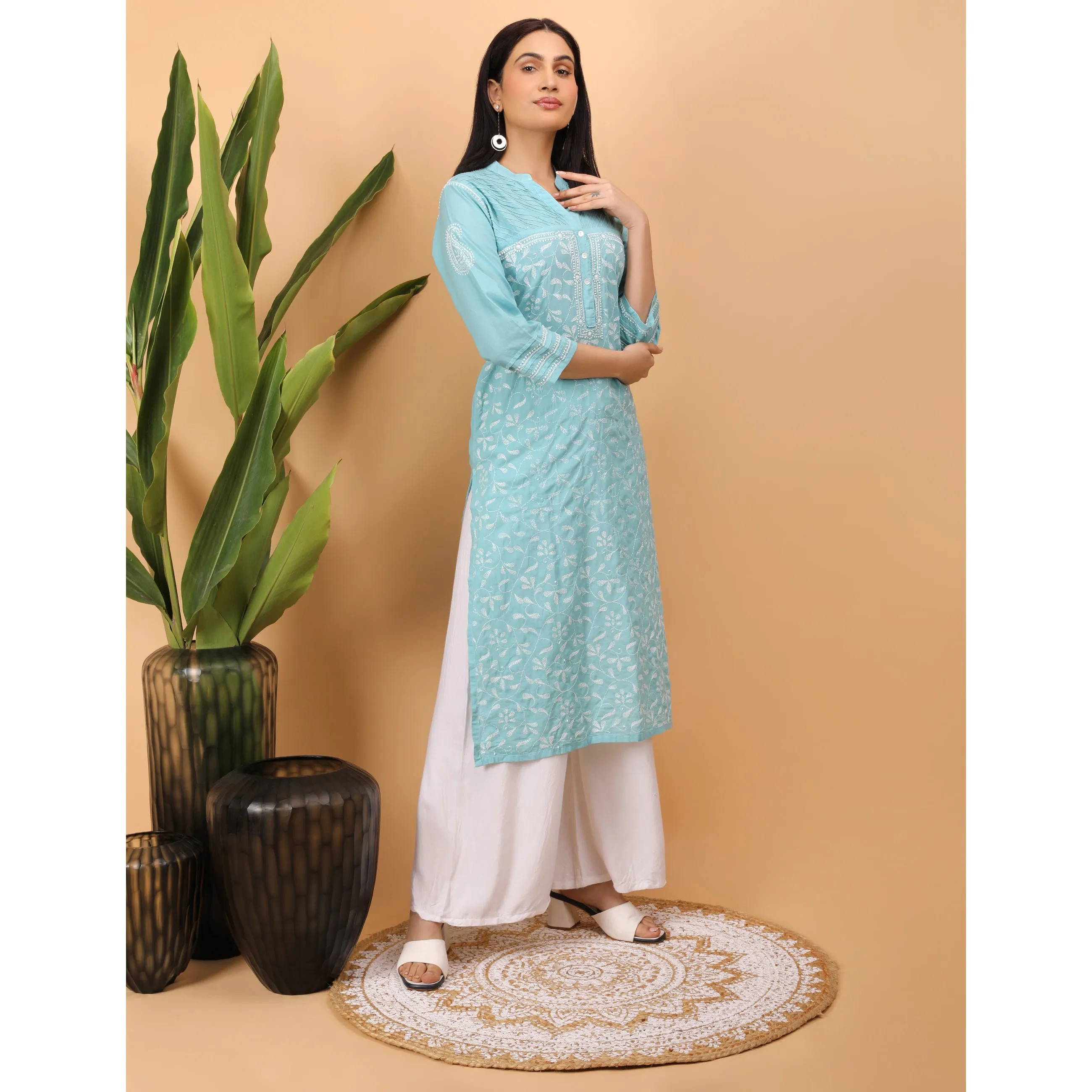 Shwet Women Blue Chikankari Kurta