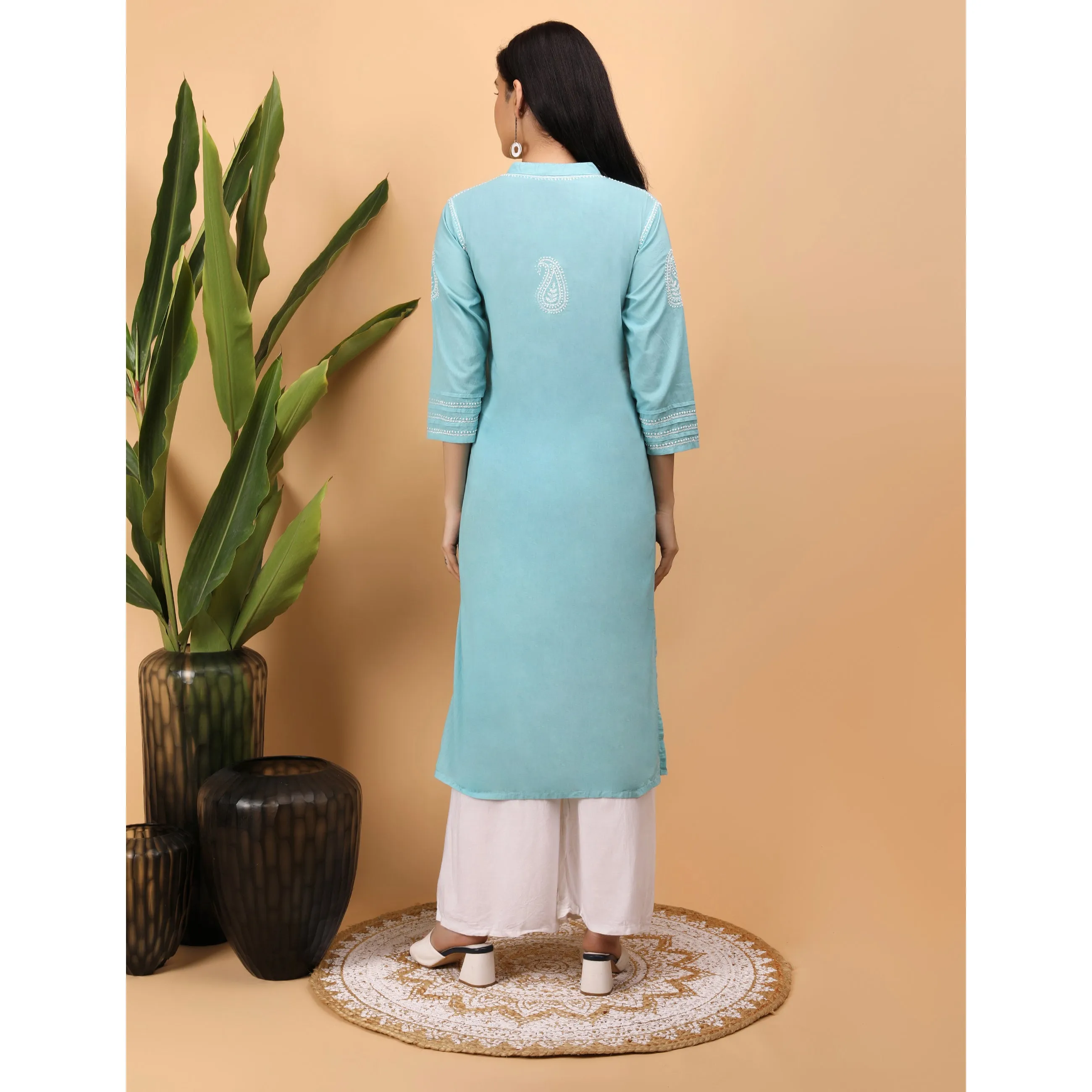 Shwet Women Blue Chikankari Kurta