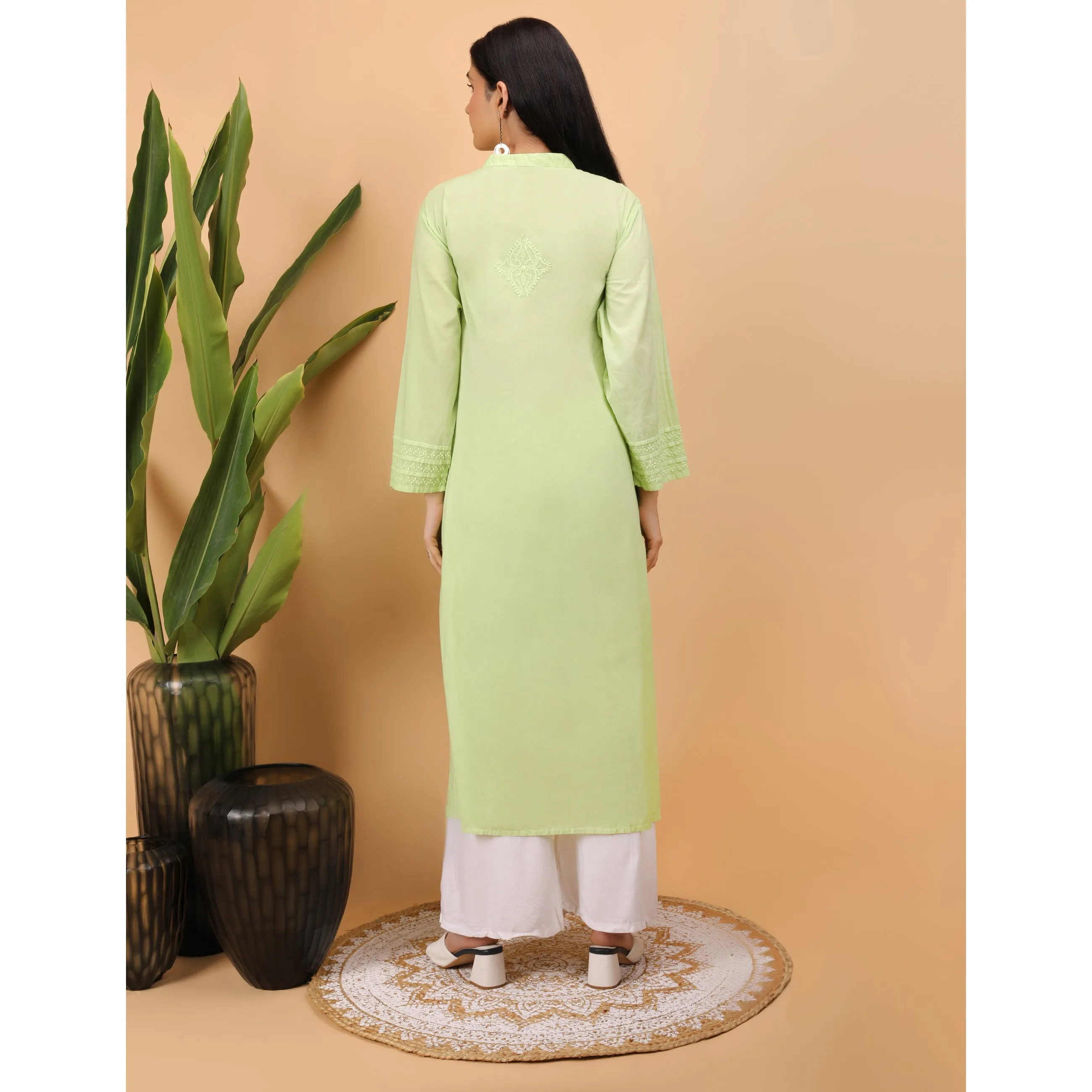 Shwet Women Green Chikankari Kurta