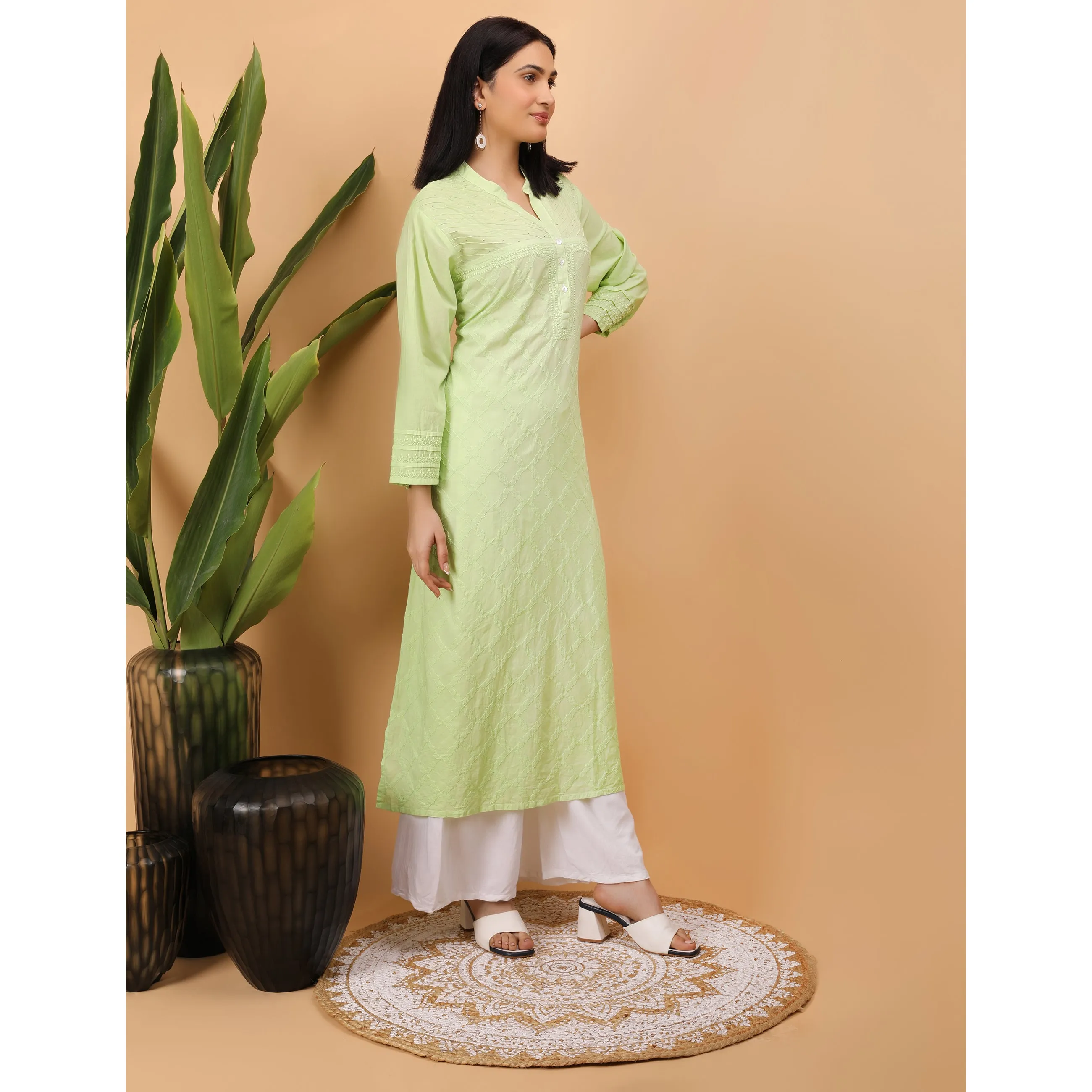 Shwet Women Green Chikankari Kurta