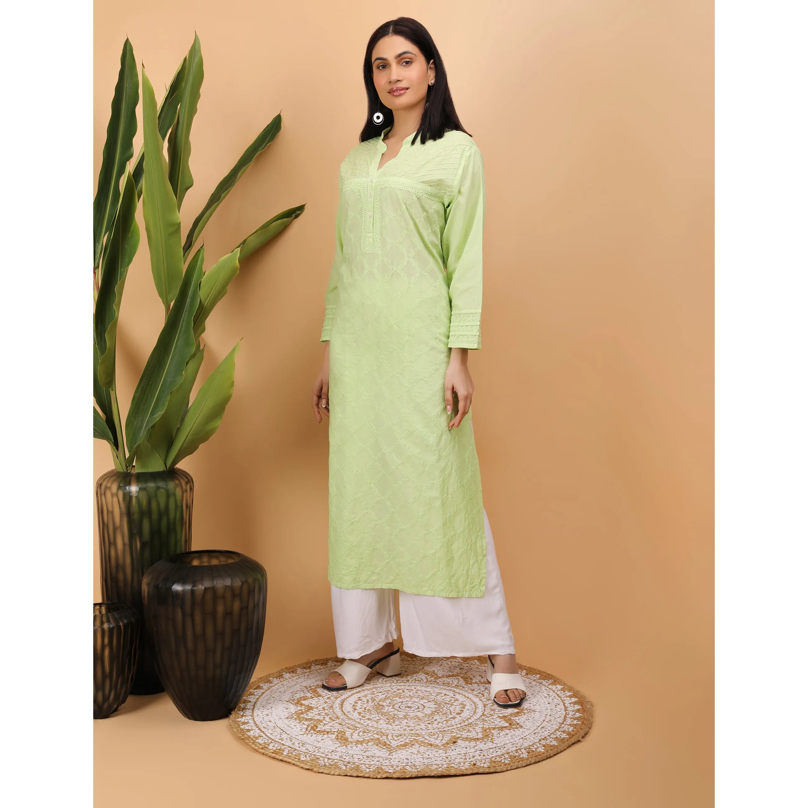 Shwet Women Green Chikankari Kurta