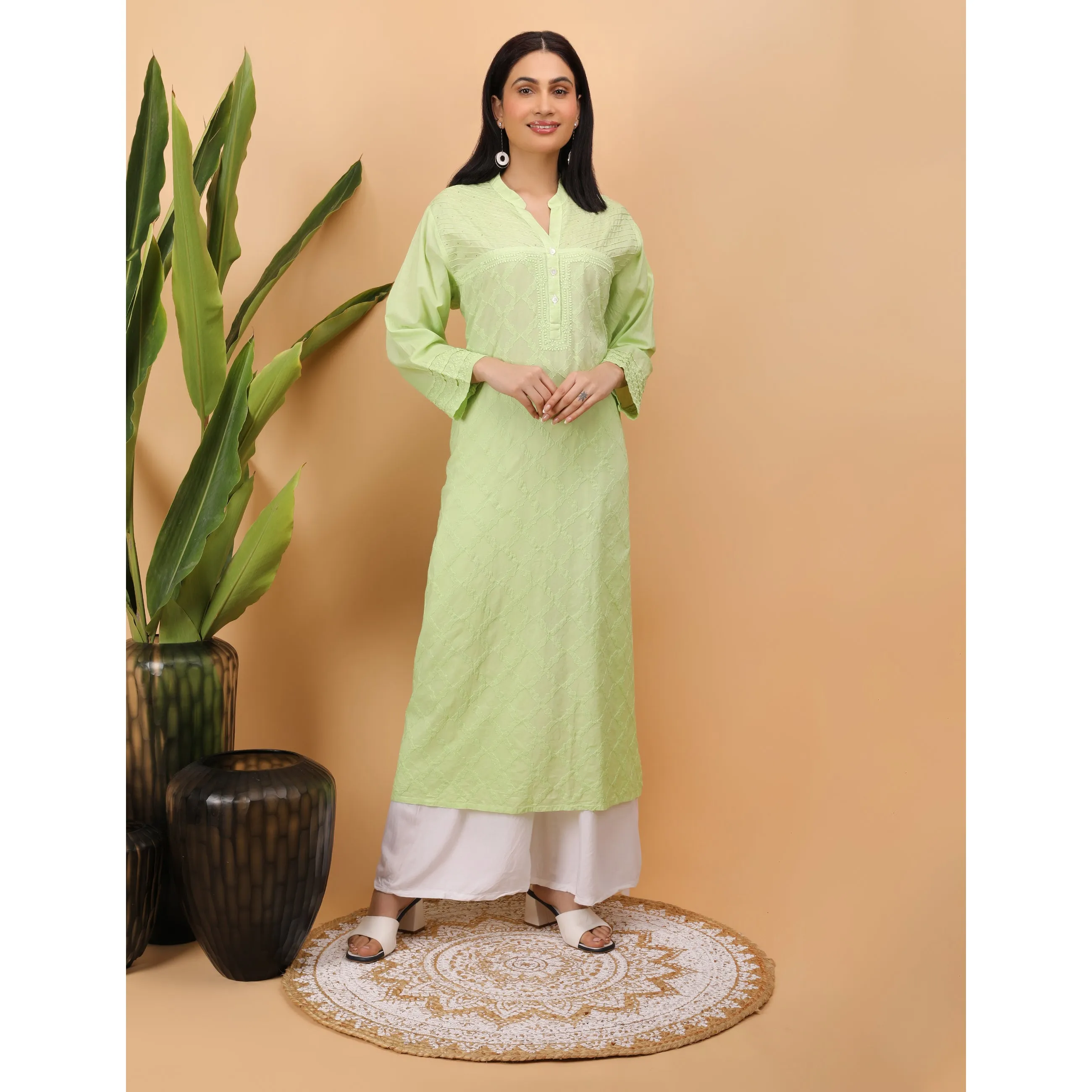 Shwet Women Green Chikankari Kurta