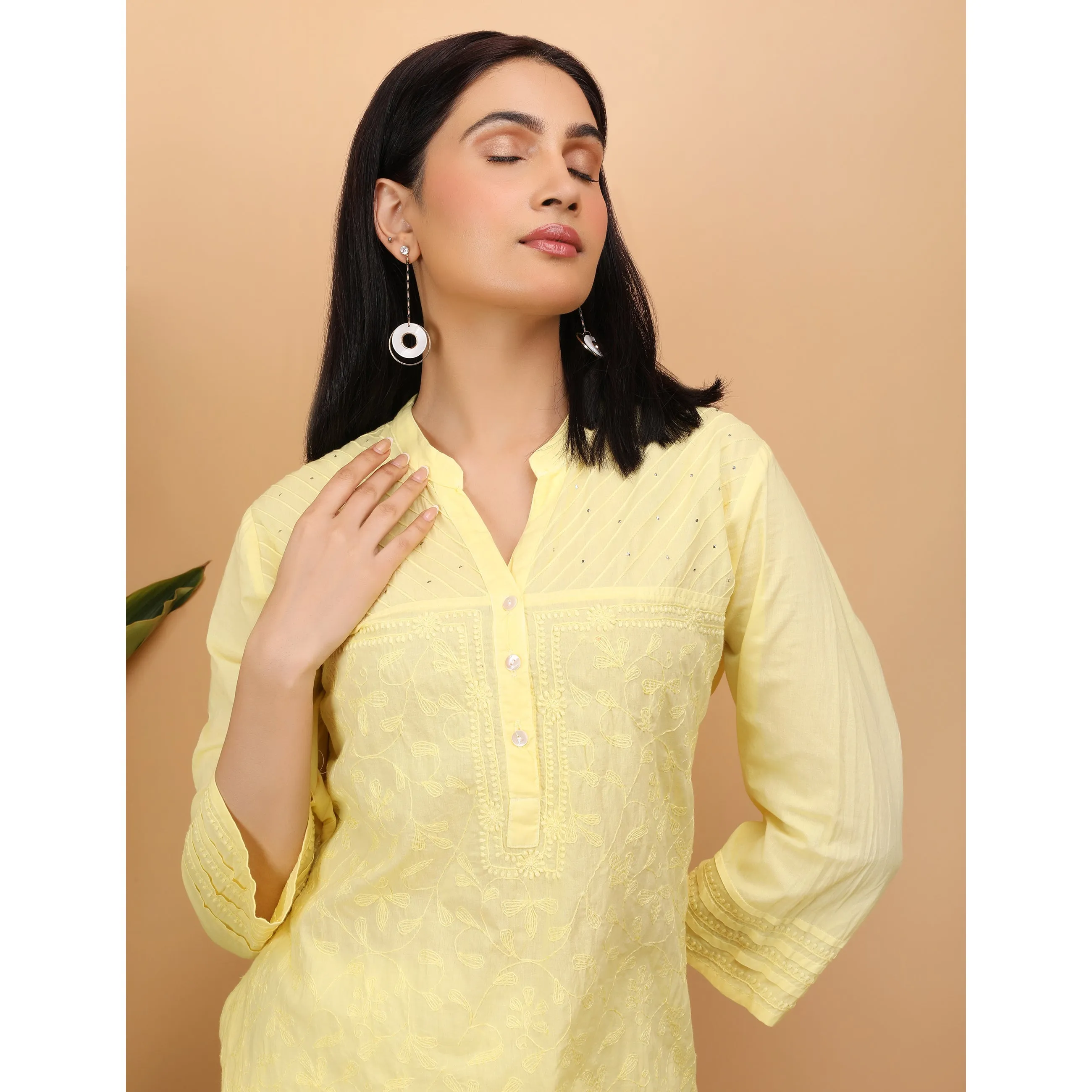 Shwet Women Yellow Chikankari Kurta