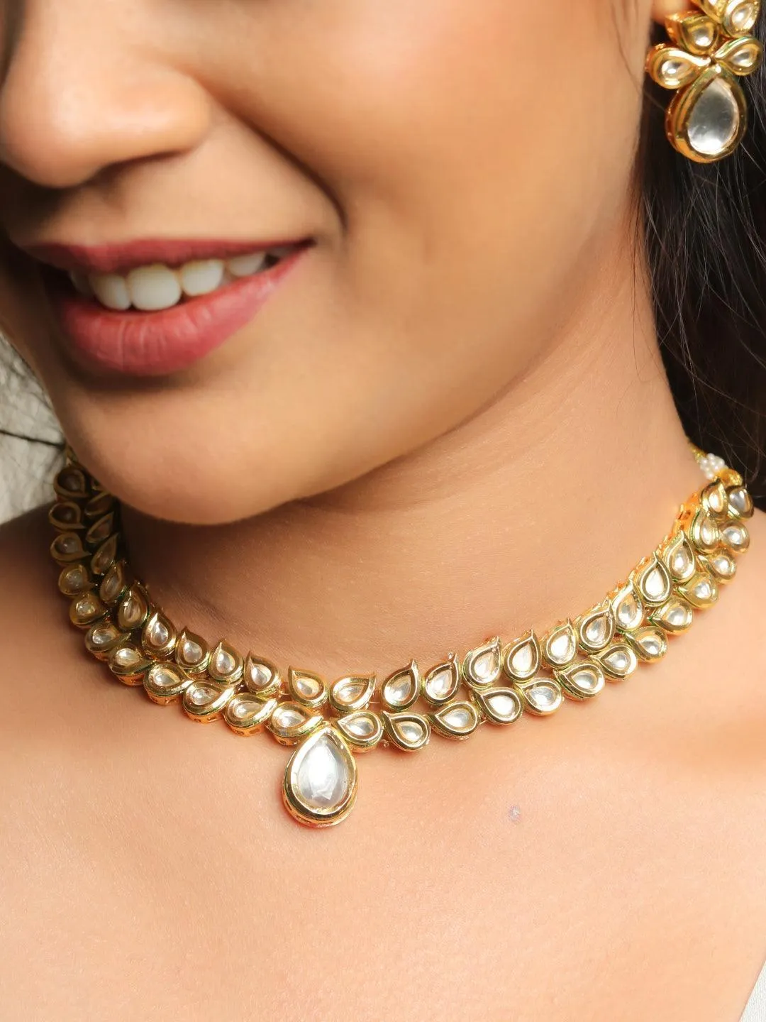 Simple Kundan Necklace Set