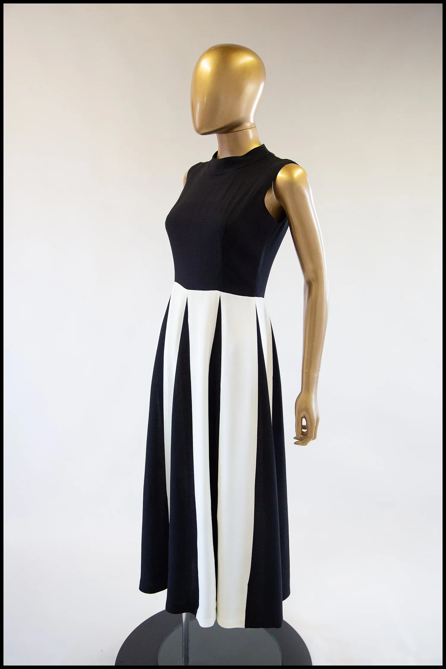 Vintage 1970s Monochrome Crepe Maxi Dress