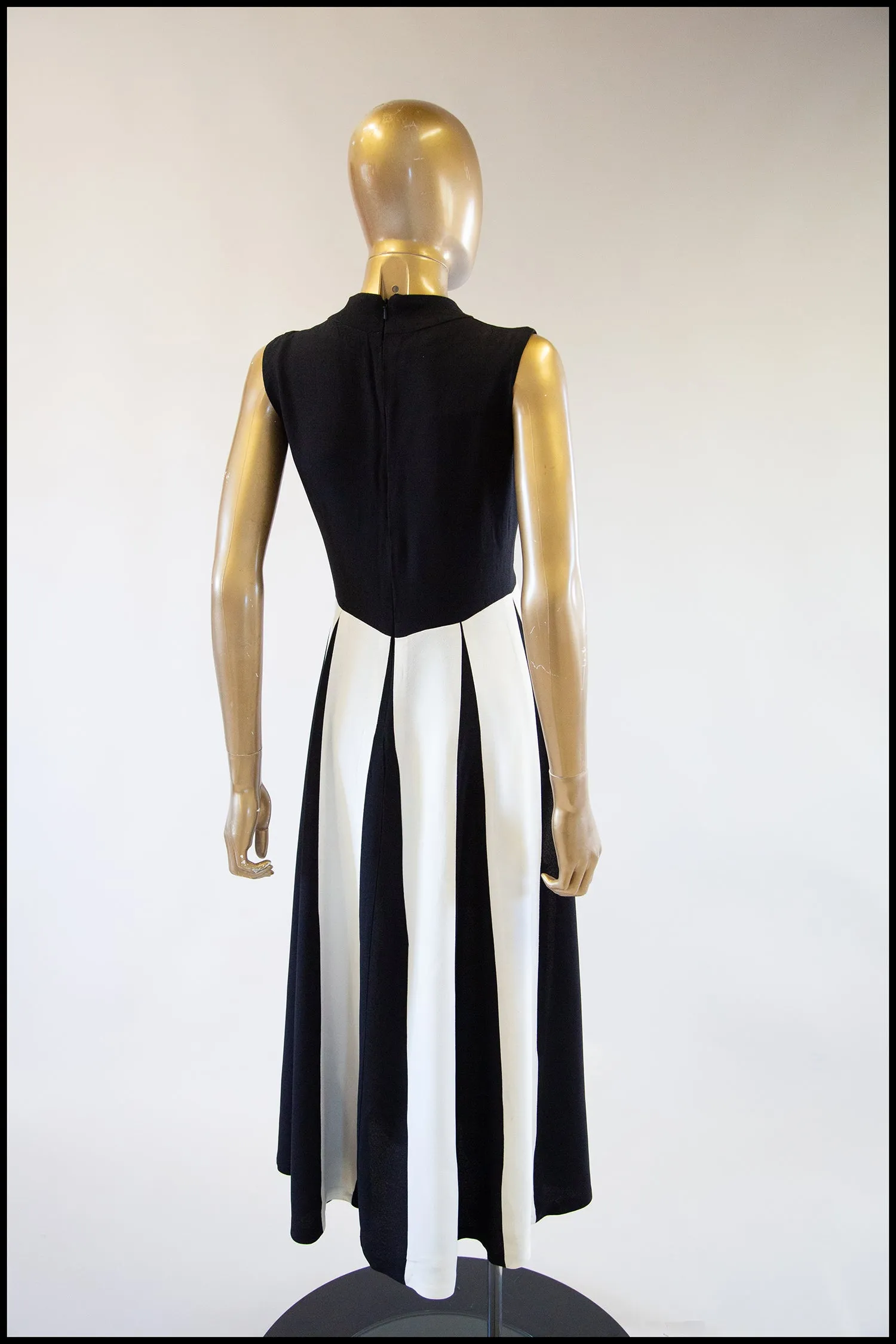 Vintage 1970s Monochrome Crepe Maxi Dress